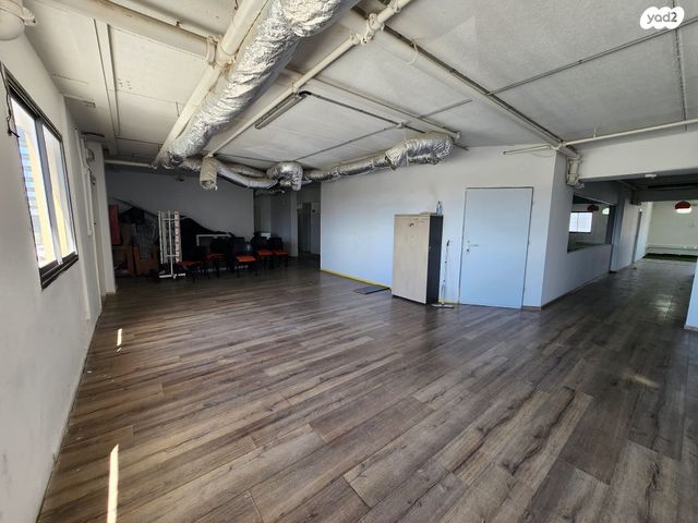 חנויות/ שטח מסחרי, המלאכה, טירת כרמל