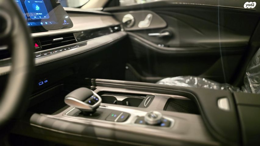 צ׳רי אריזו 8