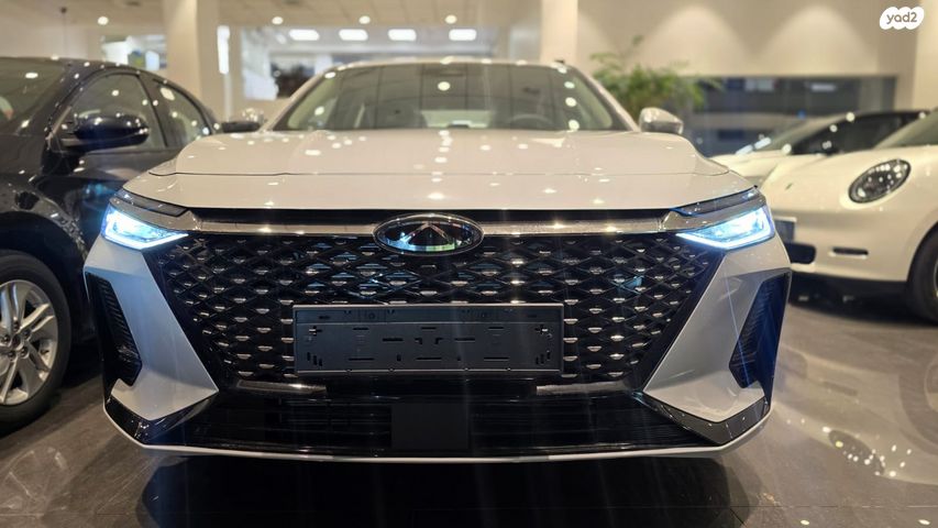 צ׳רי אריזו 8