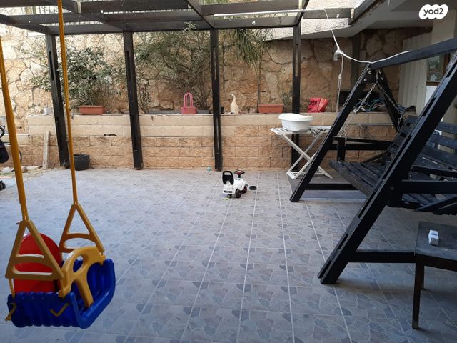 חיי יצחק 11