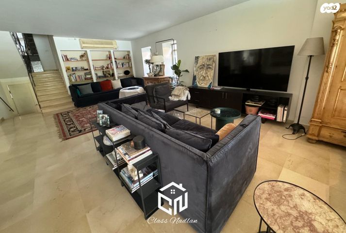 בית פרטי/ קוטג', סביון