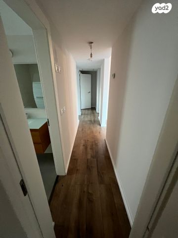 דירה, ישראל טייבר, גבעת הרמבם, גבעתיים