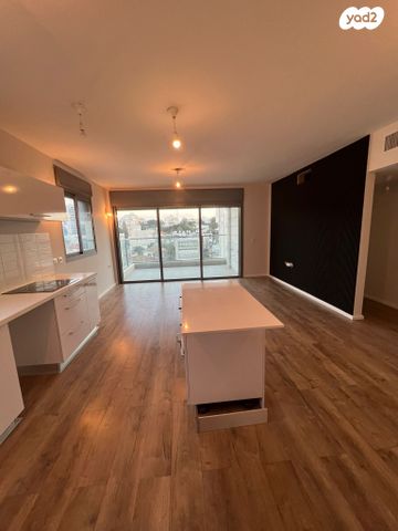 דירה, ישראל טייבר, גבעת הרמבם, גבעתיים