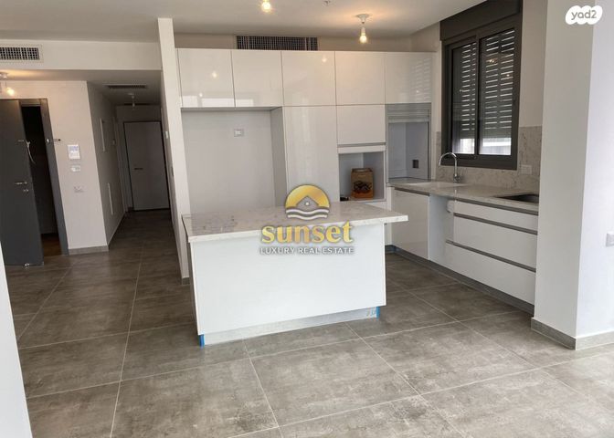 דירה, שדרות רחבעם זאבי, גבעת אולגה, חדרה