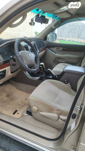 טויוטה לנד קרוזר