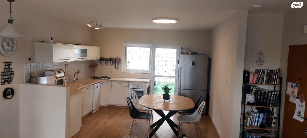 דירה, הזית 90, אורנית, אורנית