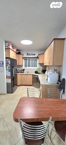 דירה, עמל 12, שיכון ותיקים, חולון