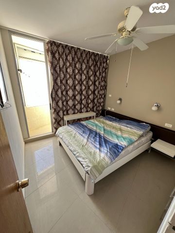 דירת גן, דרך בן גוריון 136, בת ים