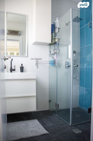 דירה, שדרות מנחם בגין 8, גבעת אולגה, חדרה