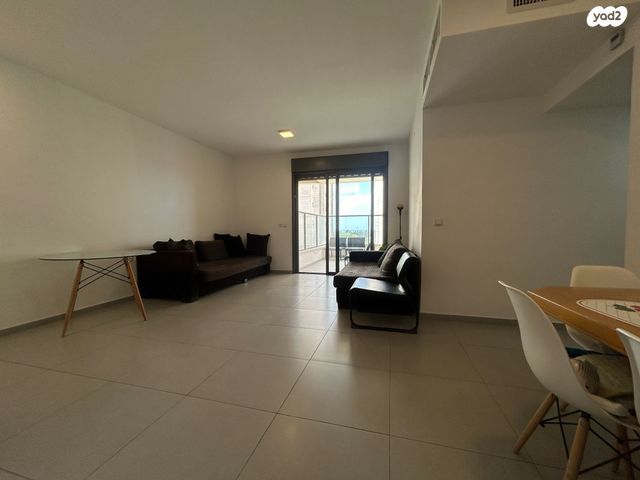 דירה, אורן, חריש