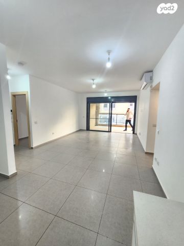 דירה, אבני חן, חריש