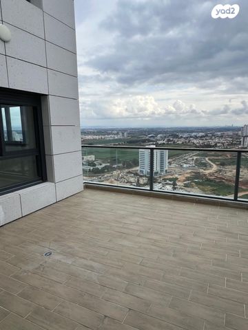 דירה, אמנון ליפקין שחק, נוף הטיילת, נתניה