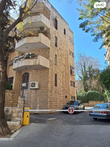 נעמי 5