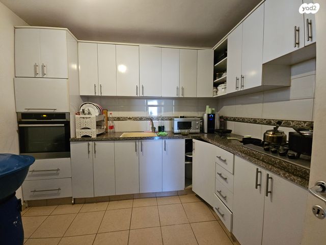 דירה, כובשי החרמון 13, רמת הנשיא, בת ים