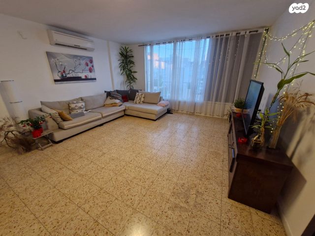 רמז, מערב ותיק