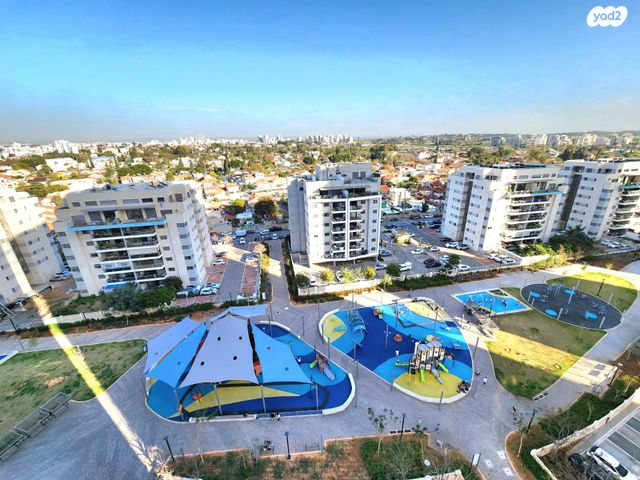 דירה, יעקב תמרי, חצרות המושבה, רחובות