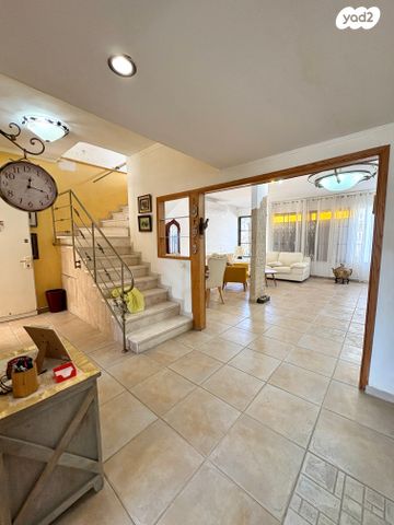 דופלקס, הרב ויינריב, טירת כרמל