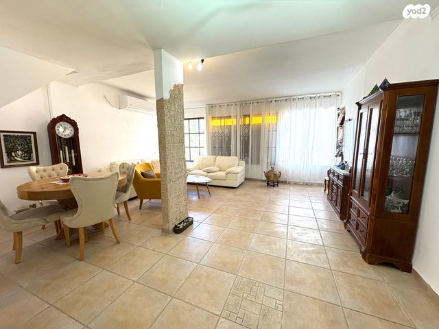 דופלקס, הרב ויינריב, טירת כרמל