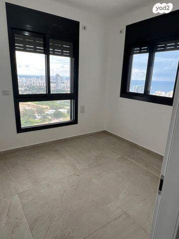 דירה, אמנון ליפקין שחק, נוף הטיילת, נתניה