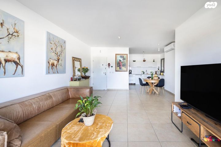 דירה, כפר יונה