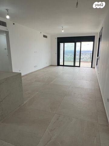 דירה, אמנון ליפקין שחק, נוף הטיילת, נתניה