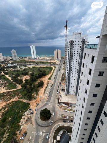 דירה, אמנון ליפקין שחק, נוף הטיילת, נתניה