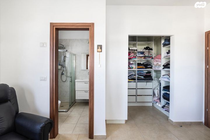 דירה, כפר יונה