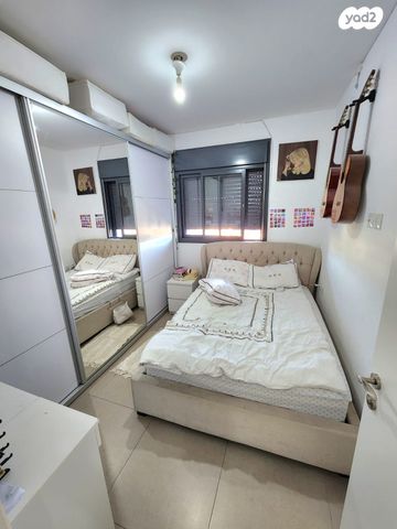 דירה, יעקב תמרי, חצרות המושבה, רחובות