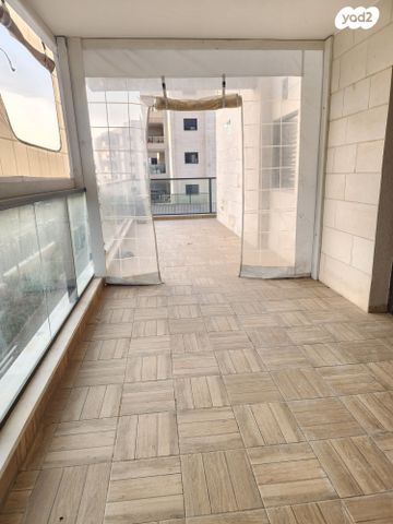 דירה, אבני חן, חריש