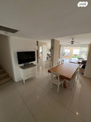 דירת גן, דרך בן גוריון 136, בת ים