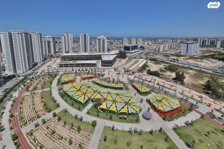 דירה, עפרה חזה, משכנות האומנים, קרית מוצקין