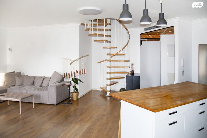 דירה, שדרות מנחם בגין 8, גבעת אולגה, חדרה