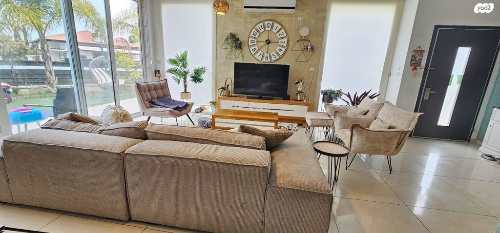 בית פרטי/ קוטג', טירת שלום, נס ציונה