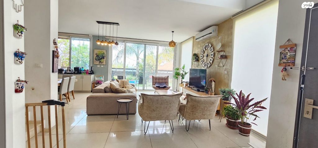 בית פרטי/ קוטג', טירת שלום, נס ציונה