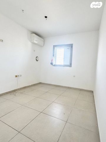 דירה, שדרות עמק יזרעאל, שקמים ואגמים, אשקלון