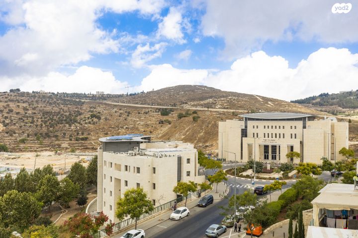 גג/ פנטהאוז, הרב אריה בינה, חומת שמואל, הר חומה, ירושלים