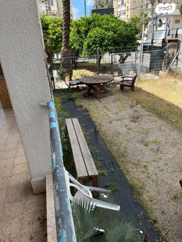 חנויות/ שטח מסחרי, שדרות הנשיא וייצמן 26, מרכז העיר, חדרה