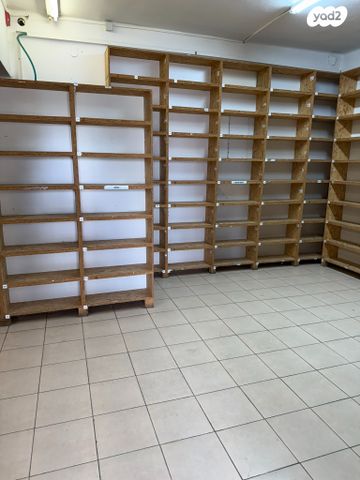 חנויות/ שטח מסחרי, שדרות הנשיא וייצמן 26, מרכז העיר, חדרה