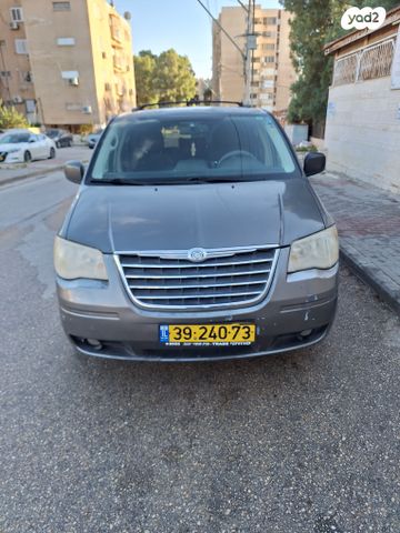 מודעת רכב קרייזלר גראנד וויאג'ר