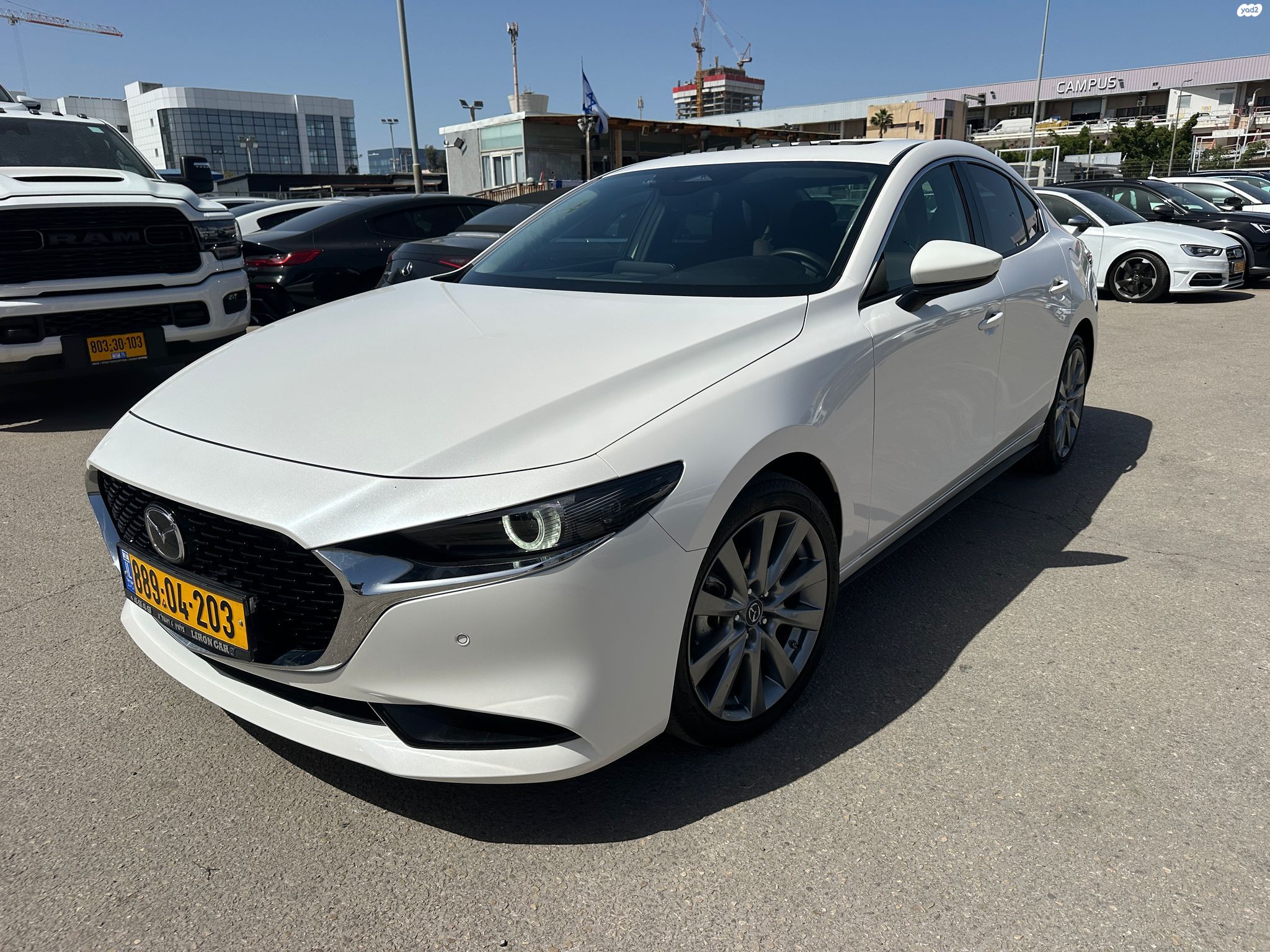 מודעת רכב מאזדה 3