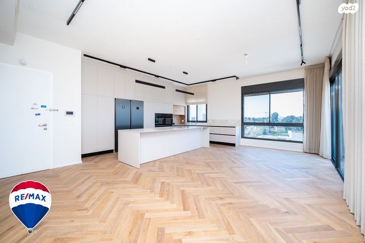 גג/ פנטהאוז, דרך הבנים, מרכז פרדס חנה, פרדס חנה כרכור