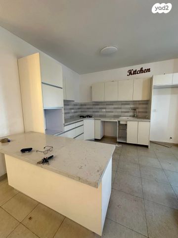 דירת גן, הרצל 135, עין שרה, נהריה