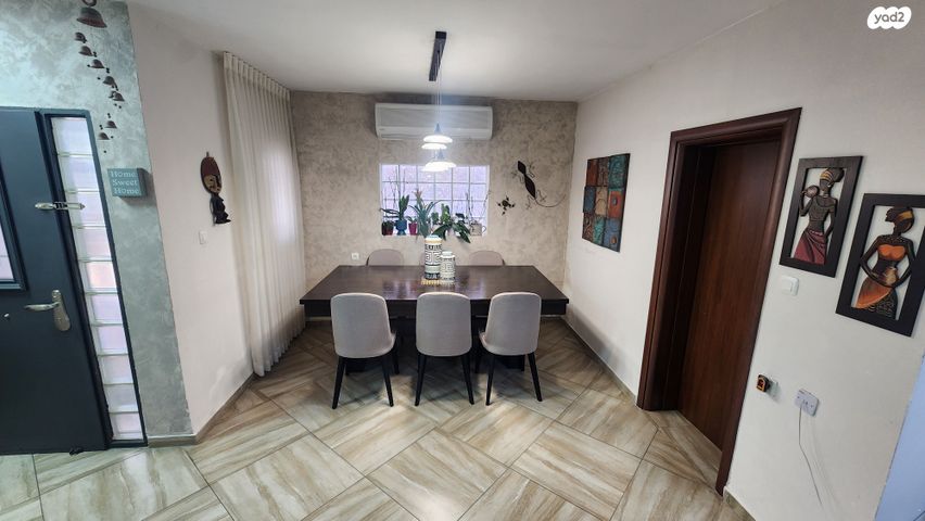 דו משפחתי, השושנים, הפרסה, כרמיאל