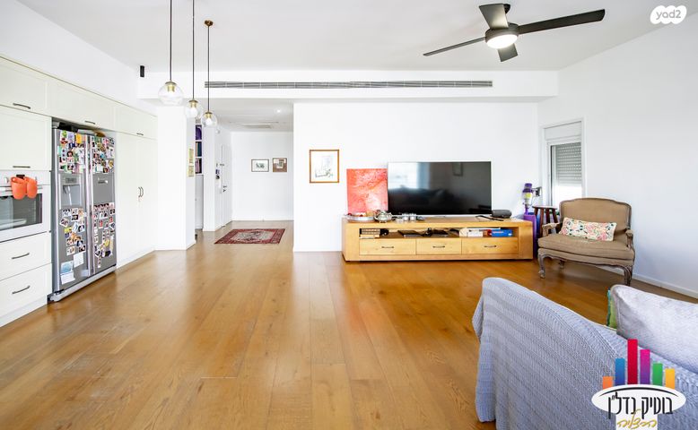 דירה, אלי כהן, הרצליה