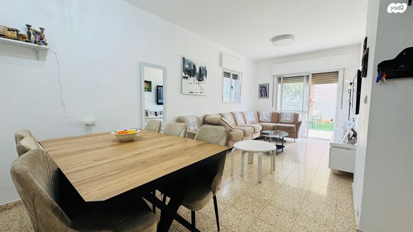 דירת גן, קול התור 2, מגדים, מעלה אדומים