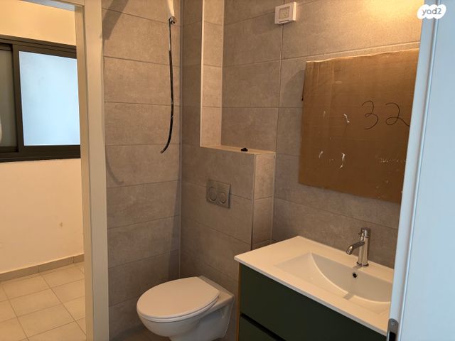 דירה, אלי יבלון, נוריות, ראשון לציון