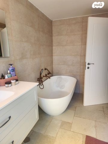 בית הערבה 11