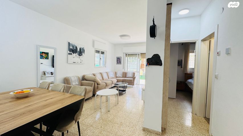 דירת גן, קול התור 2, מגדים, מעלה אדומים