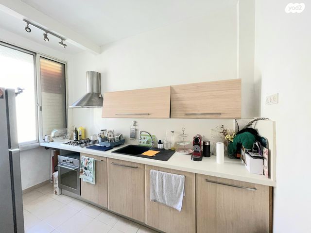 דירה, גנסין, גבעת הרמבם, גבעתיים