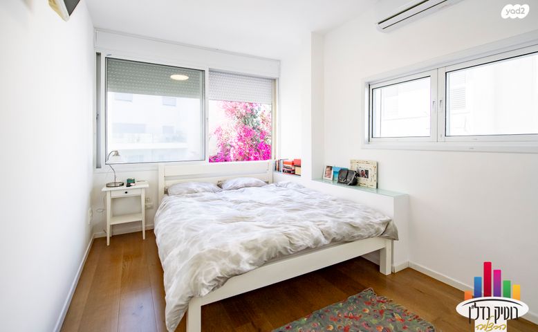 דירה, אלי כהן, הרצליה